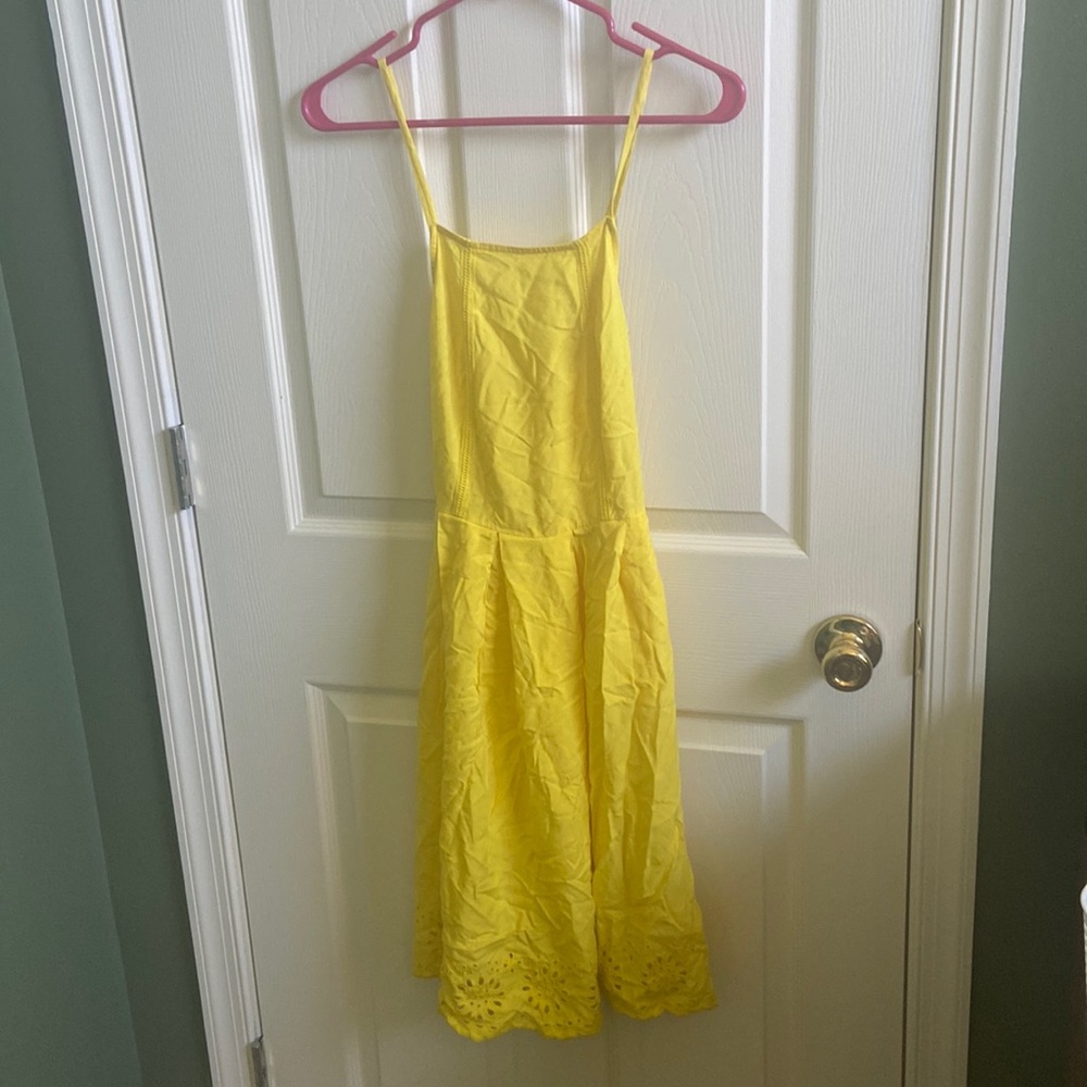 Barely worn. No damages.